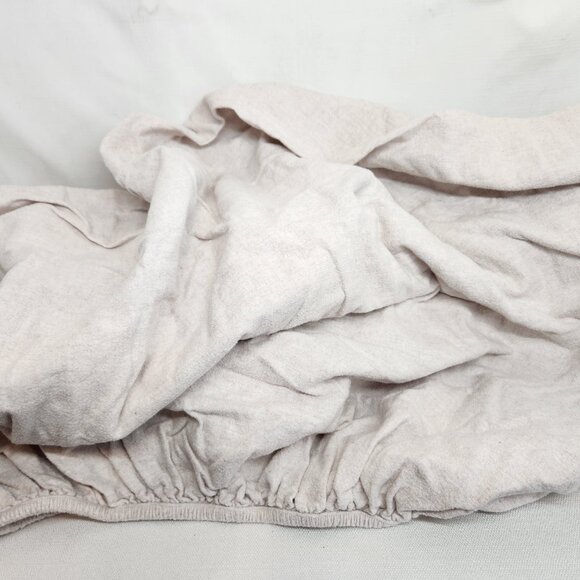 Garnet Hill 100% Cotton Twin Fitted Sheet Signature Solid Flannel - Picture 5 of 9